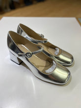 Load image into Gallery viewer, Marc Fisher square toe Mary Janes NWT 9
