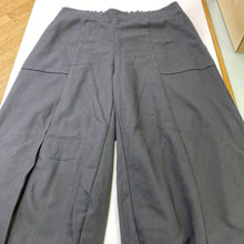 Load image into Gallery viewer, Tomo wide leg barrel pants M
