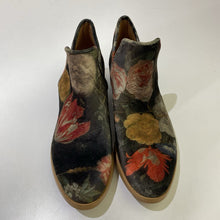 Load image into Gallery viewer, Ateliers velvet shooties 36
