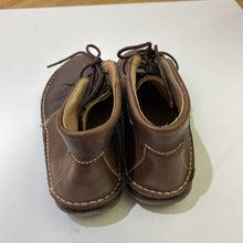 Load image into Gallery viewer, EL Natura Lista lace up shooties 36
