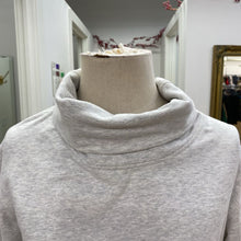 Load image into Gallery viewer, Lululemon two tone sweater 6

