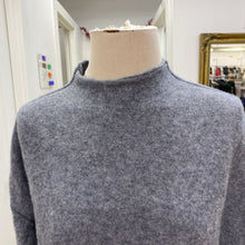 Load image into Gallery viewer, Pilcro cropped sweater S
