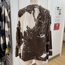 Load image into Gallery viewer, Banana Republic silk top M
