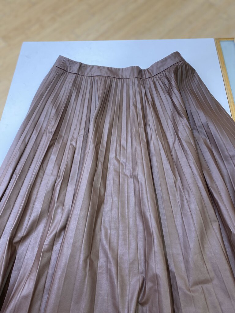 Maison cinqcent 500 pleather pleated skirt M