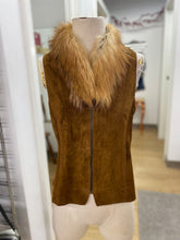 Load image into Gallery viewer, Chico Rodriguez suede/real fur vest Fits S/M
