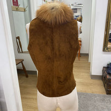 Load image into Gallery viewer, Chico Rodriguez suede/real fur vest Fits S/M
