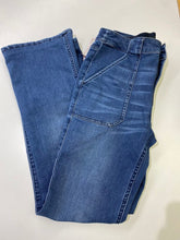 Load image into Gallery viewer, Sanctuary Sculpted Hayden Bootcut jeans 28
