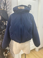 Load image into Gallery viewer, Lululemon quilted jacket XXS
