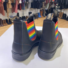 Load image into Gallery viewer, Blundstone Coloured Elastic Sided boots NIB 11(8.5 AUS)
