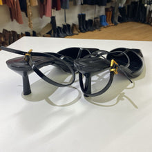 Load image into Gallery viewer, Massimo Dutti strappy kitten heels 41
