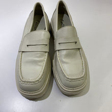 Load image into Gallery viewer, L&#39;intervalle loafers 39
