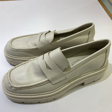 Load image into Gallery viewer, L&#39;intervalle loafers 39
