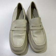 Load image into Gallery viewer, L&#39;intervalle loafers 39
