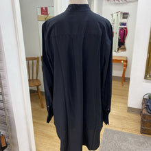 Load image into Gallery viewer, Banana Republic silk top L
