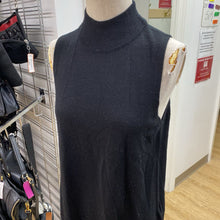 Load image into Gallery viewer, Tahari merino wool sleeveless sweater L
