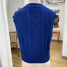 Load image into Gallery viewer, Contemporaine sweater vest S
