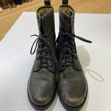 Load image into Gallery viewer, Frye vintage look boots 8
