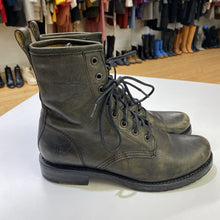 Load image into Gallery viewer, Frye vintage look boots 8
