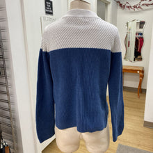 Load image into Gallery viewer, Roots two tone sweater M
