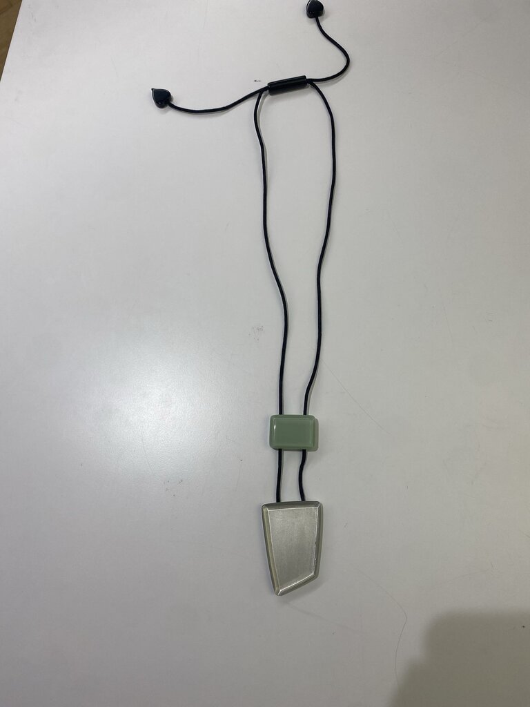 Zsiska resin pendant necklace