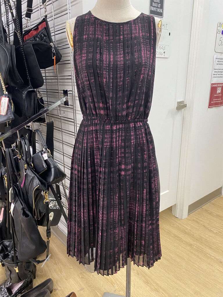 Banana Republic pleated dress 10