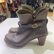 Load image into Gallery viewer, EL Natura Lista wedge booties 38
