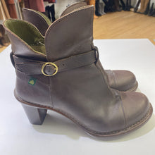 Load image into Gallery viewer, EL Natura Lista wedge booties 38
