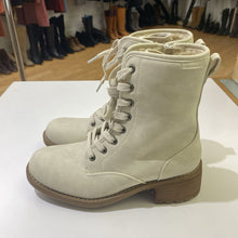 Load image into Gallery viewer, Bull Boxer fur lined boots 7
