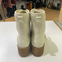 Load image into Gallery viewer, Bull Boxer fur lined boots 7
