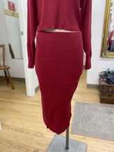Load image into Gallery viewer, RW&amp;CO knit ribbed skirt S
