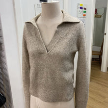Load image into Gallery viewer, Banana Republic wool blend sweater XS
