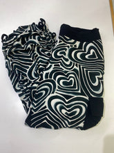 Load image into Gallery viewer, Rock n Karma gathered pull on pants XL
