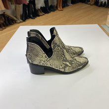 Load image into Gallery viewer, Blondo snakeprint embossed booties 5.5
