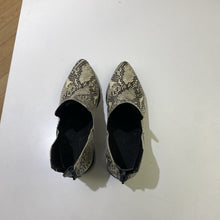 Load image into Gallery viewer, Blondo snakeprint embossed booties 5.5
