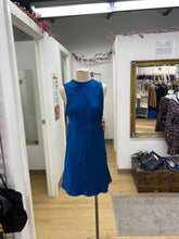 Load image into Gallery viewer, Banana Republic silk dress 8
