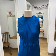 Load image into Gallery viewer, Banana Republic silk dress 8
