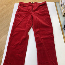 Load image into Gallery viewer, Banana Republic thick Corduroy Jeans 29

