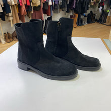Load image into Gallery viewer, Stuart Weitzman suede boots 7.5
