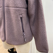 Load image into Gallery viewer, TNA fleece sweater S
