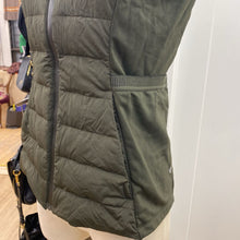 Load image into Gallery viewer, Lululemon down vest 6
