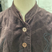 Load image into Gallery viewer, Tristan &amp; Iseut vintage embroidered velvet blazer S/M
