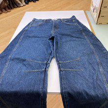 Load image into Gallery viewer, We The Free barrel jeans 27
