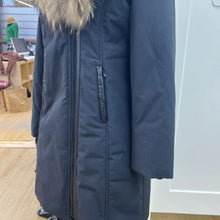 Load image into Gallery viewer, Polar Northside fur/leather trim parka 6
