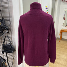 Load image into Gallery viewer, HBC cashmere sweater L
