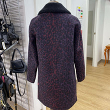 Load image into Gallery viewer, Levis wool/blend light coat XS
