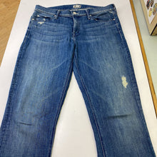Load image into Gallery viewer, Mother The Runaway jeans 31
