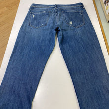 Load image into Gallery viewer, Mother The Runaway jeans 31
