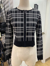 Load image into Gallery viewer, Tristan cropped knit top (Zipper) S
