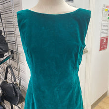 Load image into Gallery viewer, Vintage Green Velour dress jacket set XS (Circa 1960s)
