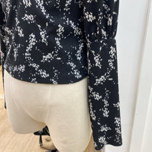 Load image into Gallery viewer, Anthropologie puff sleeve top S
